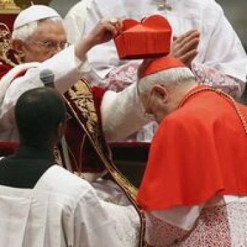 Benedict al XVI-lea a numit 22 de noi cardinali, printre care şi arhiepiscopul român Lucian Mureşan Benedict al XVI-lea a numit 22 de noi cardinali, printre care şi arhiepiscopul român Lucian Mureşan