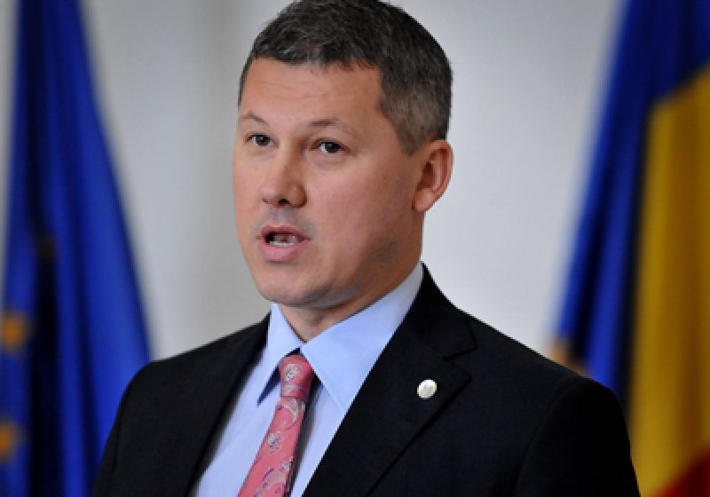 Cătălin Predoiu, prim-ministru interimar Cătălin Predoiu, prim-ministru interimar
