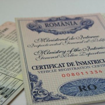 Colante ITP falsificate aplicate pe un certificat de înmatriculare Colante ITP falsificate aplicate pe un certificat de înmatriculare