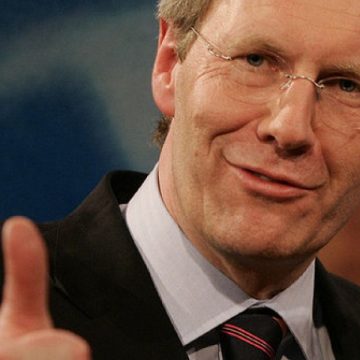 Confruntat cu acuzaţii de corupţie, preşedintele german Christian Wulff şi-a anunţat vineri demisia Confruntat cu acuzaţii de corupţie, preşedintele german Christian Wulff şi-a anunţat vineri demisia