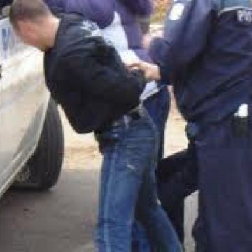 De la o palmă, la dosar penal; doi băieţi implicaţi într-o faptă de agresiune la Rozavlea De la o palmă, la dosar penal; doi băieţi implicaţi într-o faptă de agresiune la Rozavlea
