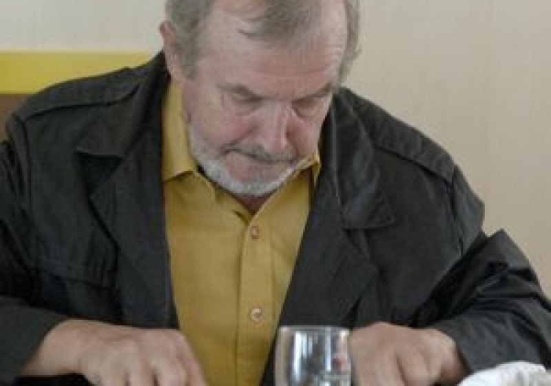 Mersul încet este un semn al riscului crescut de demenţă la bătrâneţe