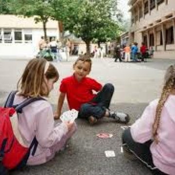 Părinţii îşi pot înscrie copiii în clasa I la 5 ani sau direct în clasa a II-a. Ce condiţii trebuie să respecte elevii Părinţii îşi pot înscrie copiii în clasa I la 5 ani sau direct în clasa a II-a. Ce condiţii trebuie să respecte elevii