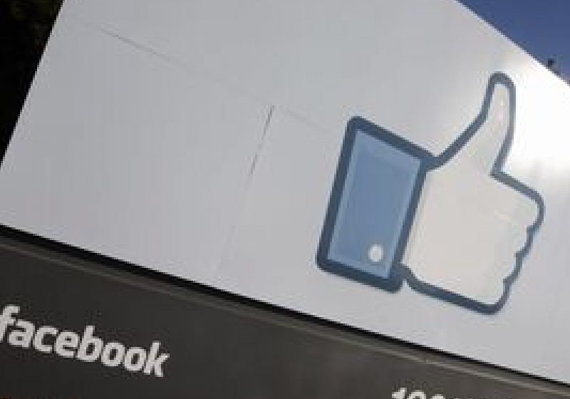 Facebook testează un sistem de verificare a identităţii pentru staruri