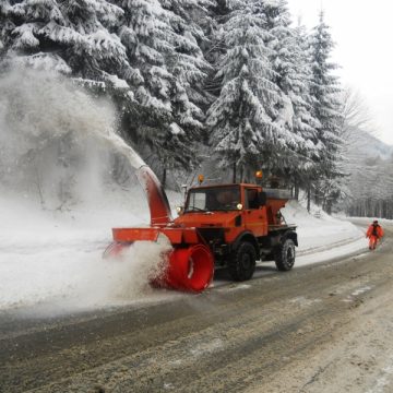 Baia Mare: Se circulă în condiţii de iarnă pe toate drumurile publice din judeţ