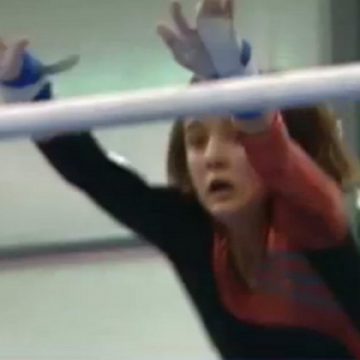 A uimit lumea gimnasticii, deşi NU poate vedea. Povestea tinerei de 13 ani pe care boala nu o distinge de celelalte sportive A uimit lumea gimnasticii, deşi NU poate vedea. Povestea tinerei de 13 ani pe care boala nu o distinge de celelalte sportive