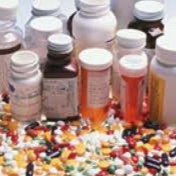 Guvernul alocă 750.000 lei pentru medicamentele necesare tratamentului pacienţilor bolnavi de cancer Guvernul alocă 750.000 lei pentru medicamentele necesare tratamentului pacienţilor bolnavi de cancer