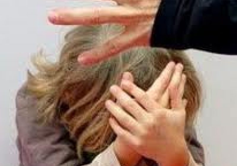 Un săliştean şi-a luat la bătaie concubina şi fetiţa de 9 ani Un săliştean şi-a luat la bătaie concubina şi fetiţa de 9 ani