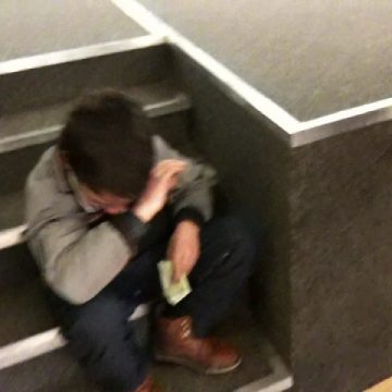 Baia Mare: Un agent de pază de la un centru comercial din municipiu a folosit spray paralizant împotriva unui copil de 12 ani