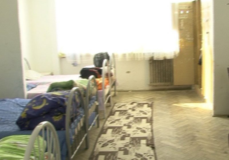 SIGHET Frigul din internat îi doboară pe capete