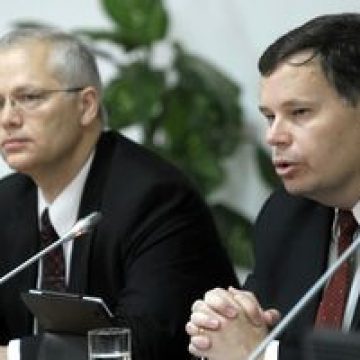 Liberalizarea tarifelor la electricitate pentru populaţie a fost amânată cu doi ani, până în 2017 Liberalizarea tarifelor la electricitate pentru populaţie a fost amânată cu doi ani, până în 2017