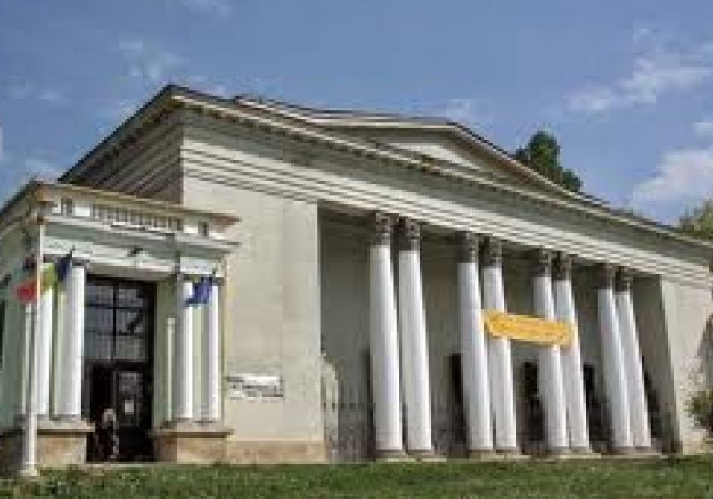 Baia Mare: Celebrităţi din ceară, în mărime naturală, la Muzeul de Etnografie