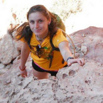 O alpinistă de 24 de ani, de origine română, a murit după ce s-a prăbuşit în gol în Marele Canion O alpinistă de 24 de ani, de origine română, a murit după ce s-a prăbuşit în gol în Marele Canion