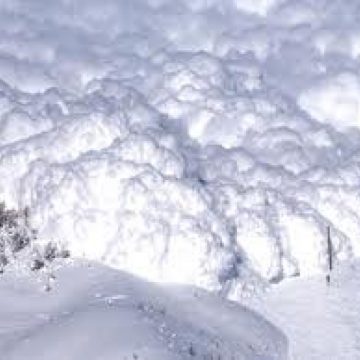 Pericol de avalanşă în zona pârtiilor Cavnic, Mogoşa şi Şuior Pericol de avalanşă în zona pârtiilor Cavnic, Mogoşa şi Şuior