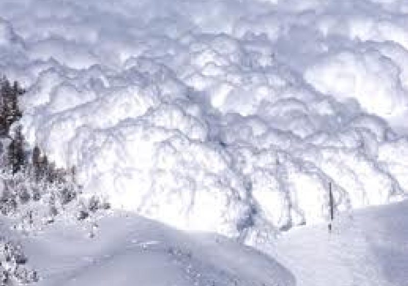Pericol de avalanşă în zona pârtiilor Cavnic, Mogoşa şi Şuior