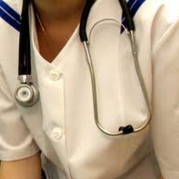 Peste zece mii de medici au plecat din ţară din 2007 până în prezent Peste zece mii de medici au plecat din ţară din 2007 până în prezent