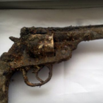 O armă aflată într-o stare avansată de coroziune a fost găsită pe raza localităţii Berinţa O armă aflată într-o stare avansată de coroziune a fost găsită pe raza localităţii Berinţa