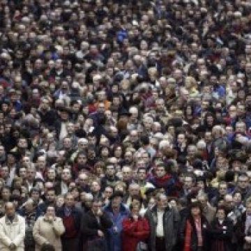 Populaţia României a scăzut cu 7.199 persoane, în decembrie 2011 Populaţia României a scăzut cu 7.199 persoane, în decembrie 2011