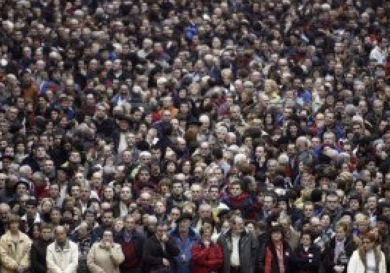 Populaţia României a scăzut cu 7.199 persoane, în decembrie 2011 Populaţia României a scăzut cu 7.199 persoane, în decembrie 2011