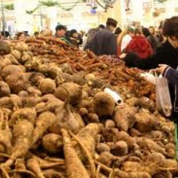 SIGHET: Sancţionate pentru că vindeau marfă în piaţă fără a avea afişat preţul pe produse SIGHET: Sancţionate pentru că vindeau marfă în piaţă fără a avea afişat preţul pe produse