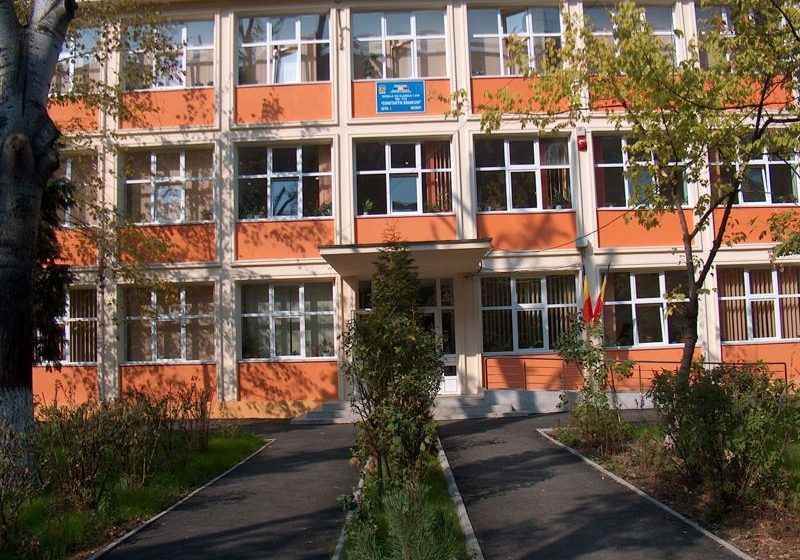 Instituţiile de învăţământ, unităţile medicale, serviciile de relaţii cu publicul – exceptate de la uniformizarea programului Instituţiile de învăţământ, unităţile medicale, serviciile de relaţii cu publicul – exceptate de la uniformizarea programului