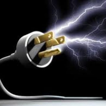SIGHET: Rebranşaţi la reţeaua de energie electrică, cu excepţia Memorialului şi a clădirii unde s-au produs exploziile SIGHET: Rebranşaţi la reţeaua de energie electrică, cu excepţia Memorialului şi a clădirii unde s-au produs exploziile
