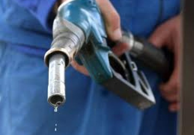 Scumpirea carburanţilor îngroasă rândurile celor care trec graniţa pentru a face un plin de benzină sau motorină în Ucraina Scumpirea carburanţilor îngroasă rândurile celor care trec graniţa pentru a face un plin de benzină sau motorină în Ucraina