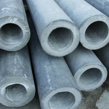 80 de stâlpi de beton distruşi pentru a fura fierul de armătură şi a-l vinde la fier vechi