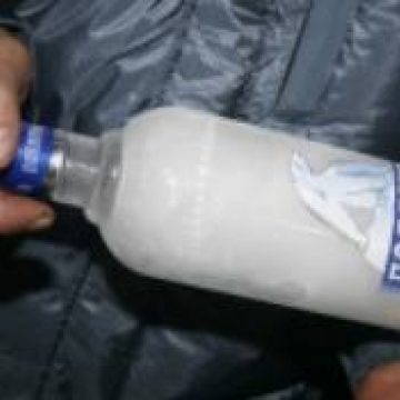 Sighet: Cu sticlele de votcă sub haină