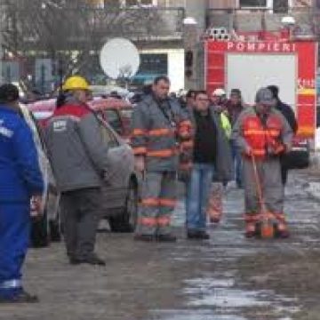 SIGHET : Toate cladirile de pe strada Corneliu Coposu in afara de clubul unde s-a produs prima deflagratie au fost reconectate la reteau electrica SIGHET : Toate cladirile de pe strada Corneliu Coposu in afara de clubul unde s-a produs prima deflagratie au fost reconectate la reteau electrica