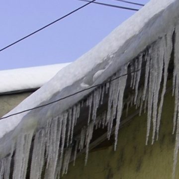 SIGHET: Ţurţurii ameninţă sighetenii