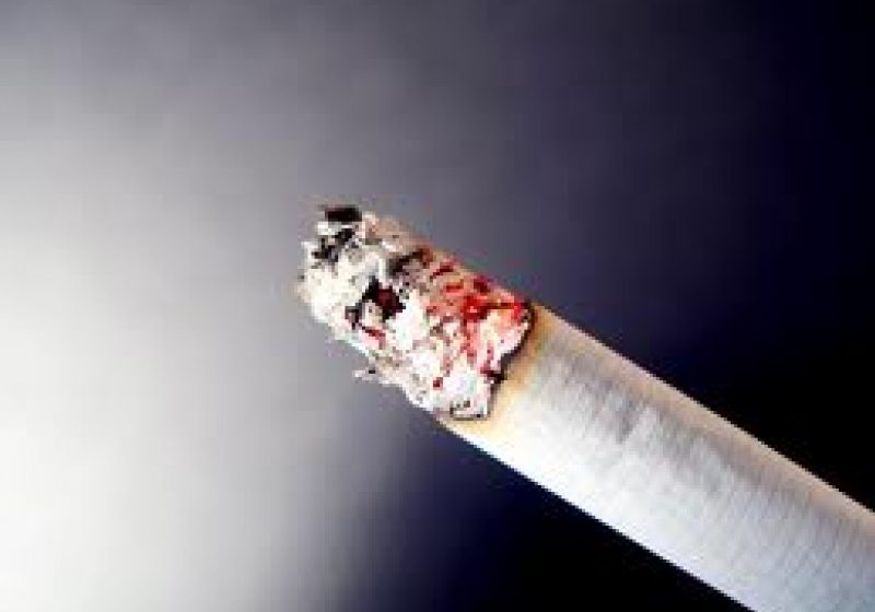 Fumatul duce la un declin mental mai rapid la bărbaţi decât la femei (studiu)