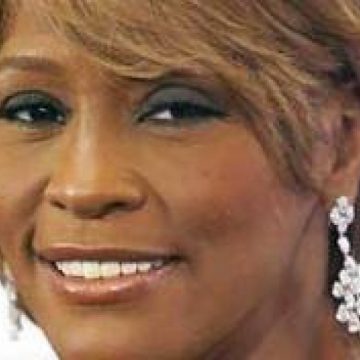 WHITNEY HOUSTON A MURIT la 48 de ani. Cauza decesului nu este cunoscută WHITNEY HOUSTON A MURIT la 48 de ani. Cauza decesului nu este cunoscută