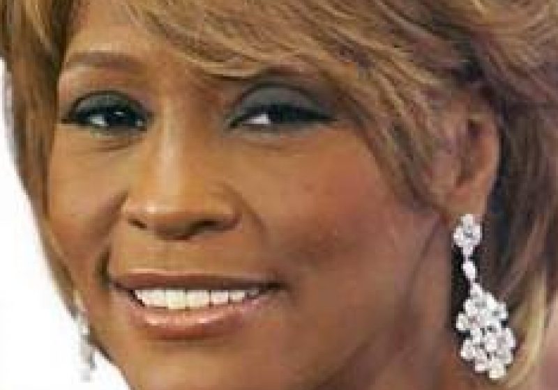 WHITNEY HOUSTON A MURIT la 48 de ani. Cauza decesului nu este cunoscută