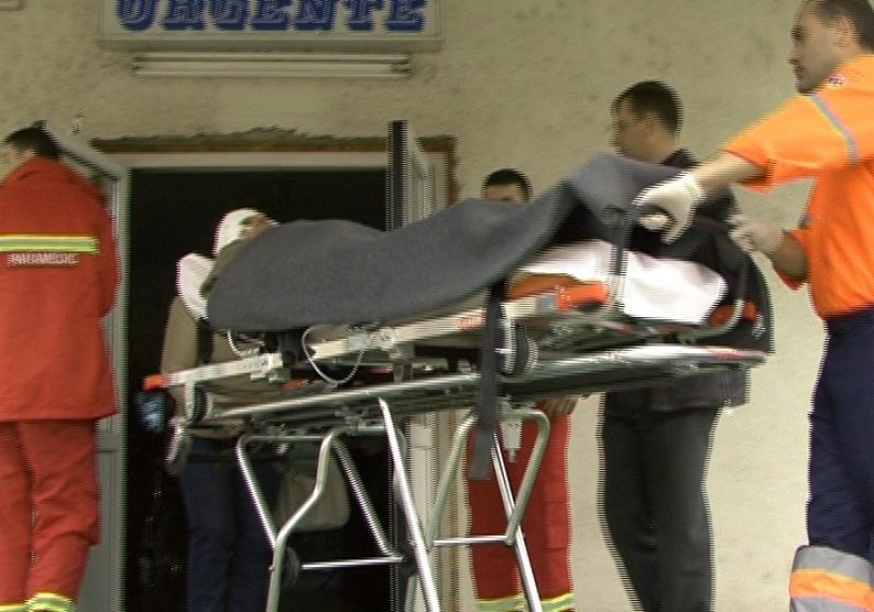 Un car tras de boi şi încărcat cu gunoi furajer a trecut peste un bărbat în Sat Şugatag Un car tras de boi şi încărcat cu gunoi furajer a trecut peste un bărbat în Sat Şugatag