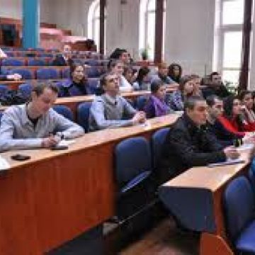 Admiterea la facultate se va realiza doar prin examen sau pe baza mediei de la bacalaureat Admiterea la facultate se va realiza doar prin examen sau pe baza mediei de la bacalaureat