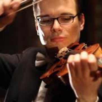 SIGHET: Alexandru Tomescu, un virtuoz al arcusului a cucerit publicul sighetean prin concertul sustinut vineri seara