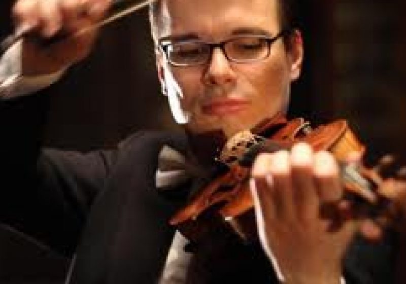 SIGHET: Alexandru Tomescu, un virtuoz al arcusului a cucerit publicul sighetean prin concertul sustinut vineri seara