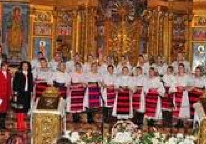 Baia Mare: Concert extraordinar de Florii, cu Ansamblul Folcloric Naţional Transilvania Baia Mare: Concert extraordinar de Florii, cu Ansamblul Folcloric Naţional Transilvania