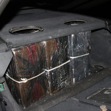 Bistra: Autoturism plin cu ţigări de contrabandă