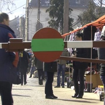 SIGHET: Barieră în piaţa de alimente