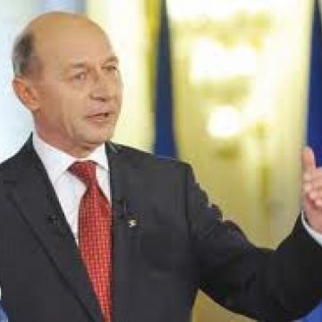 Băsescu a promulgat, de Ziua Femeii, legea privind prevenirea şi combaterea violenţei în familie Băsescu a promulgat, de Ziua Femeii, legea privind prevenirea şi combaterea violenţei în familie