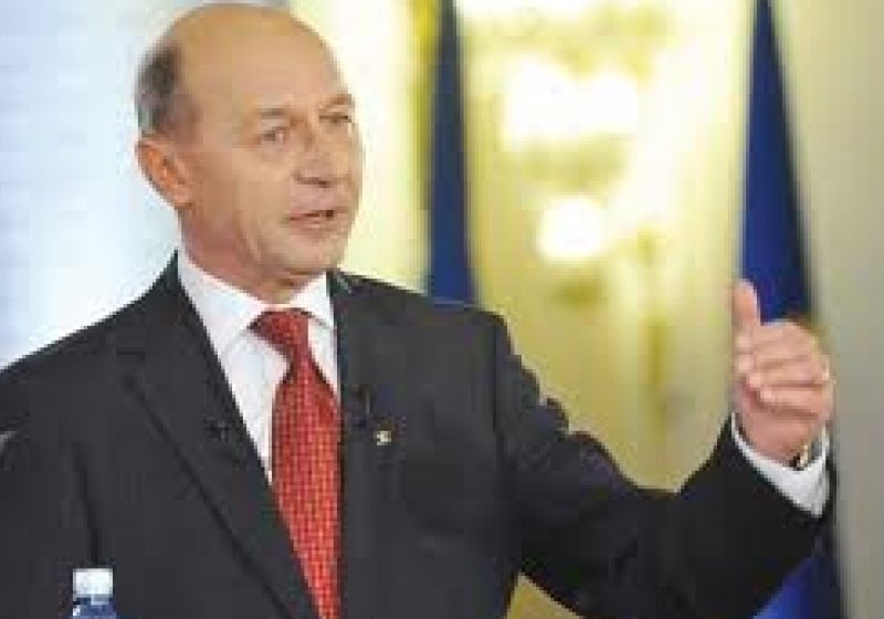 Băsescu a promulgat, de Ziua Femeii, legea privind prevenirea şi combaterea violenţei în familie