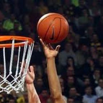SIGHET: Elevii sigheteni de la Colegiul Naţional "Dragoş Vodă" au reuşit să se impună în faţa băimărenilor la faza judeţeană a Campionatului Naţional de Baschet