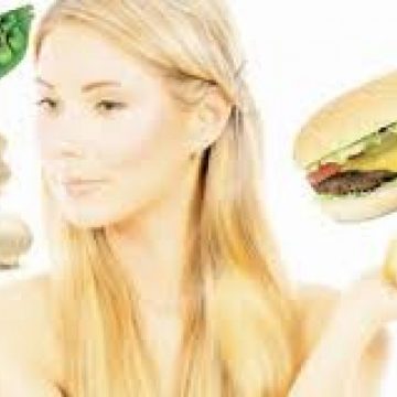 Alimente NERECOMANDATE pentru a fi consumate seara târziu. Ce putem mânca înainte de a merge la culcare