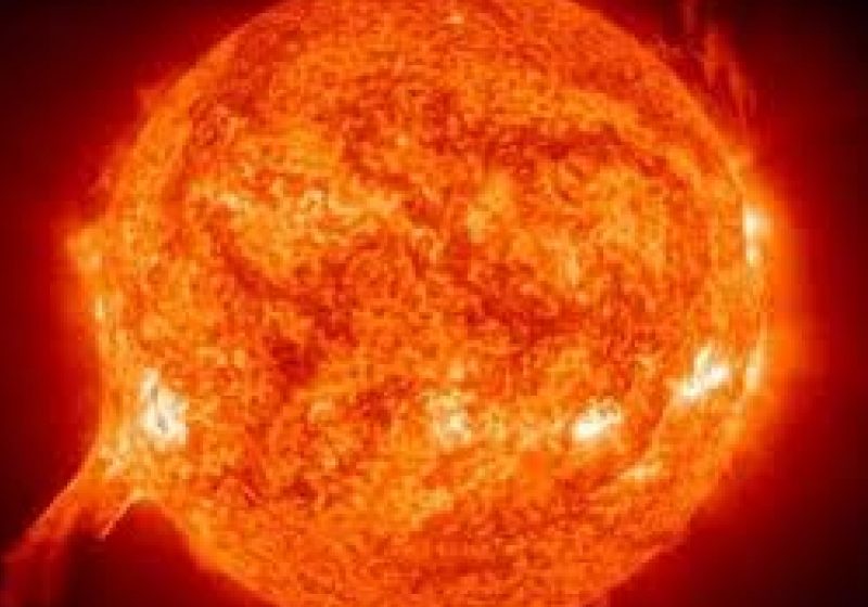 Cea mai mare furtună solară din ultimii cinci ani se îndreaptă spre Pământ