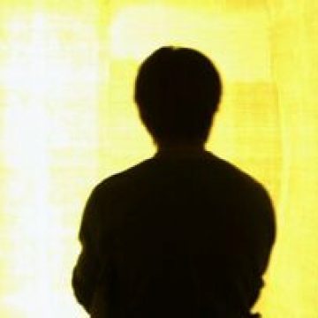 Cei care trăiesc singuri sunt mai predispuşi să sufere de depresie