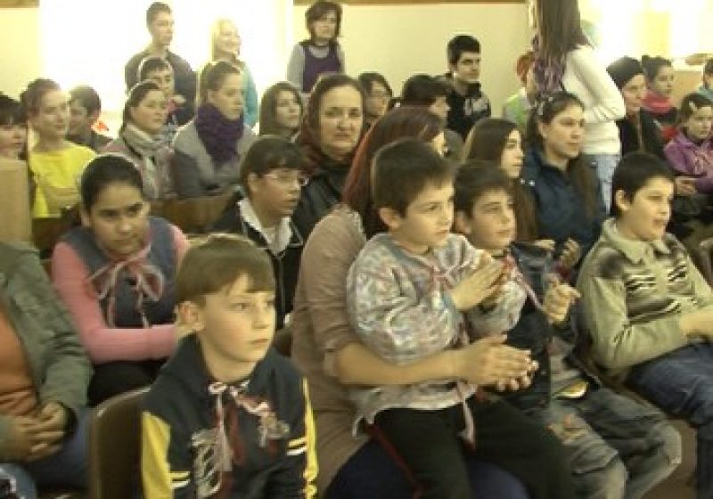 SIGHET: 1 Martie sărbătorit prin joc şi acorduri de chitară la Centrul de Zi "Micul Prinţ" SIGHET: 1 Martie sărbătorit prin joc şi acorduri de chitară la Centrul de Zi "Micul Prinţ"