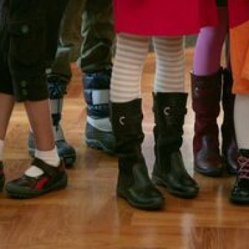 MMFPS: Sunt peste 80.000 de copii ai căror părinţi sunt plecaţi la muncă în străinătate MMFPS: Sunt peste 80.000 de copii ai căror părinţi sunt plecaţi la muncă în străinătate