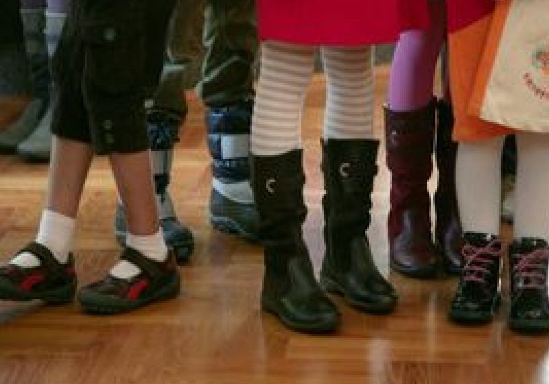 MMFPS: Sunt peste 80.000 de copii ai căror părinţi sunt plecaţi la muncă în străinătate